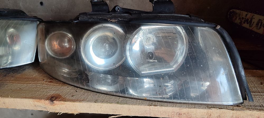 Фари на ауді А4б6