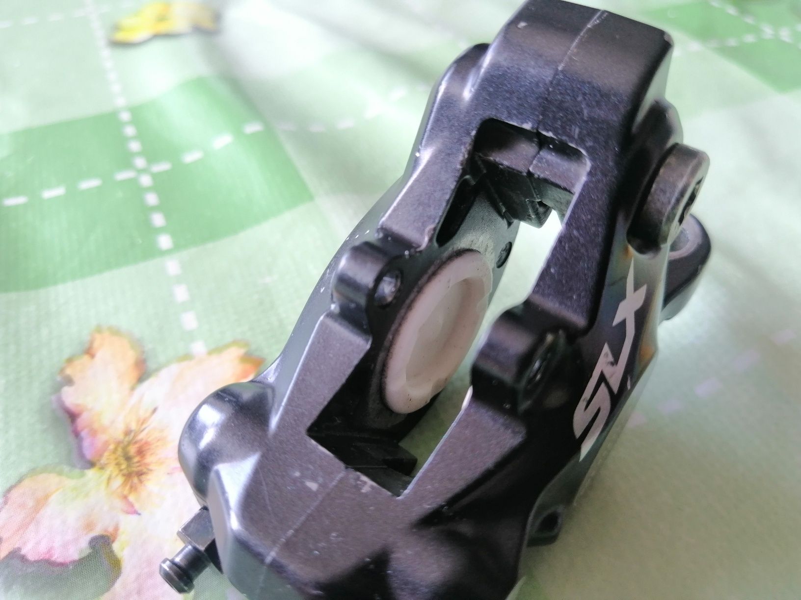Zacisk shimano slx M675 2 tloki ceramiczne, banjo