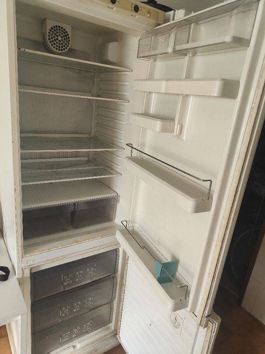 Frigorífico (ler descrição)