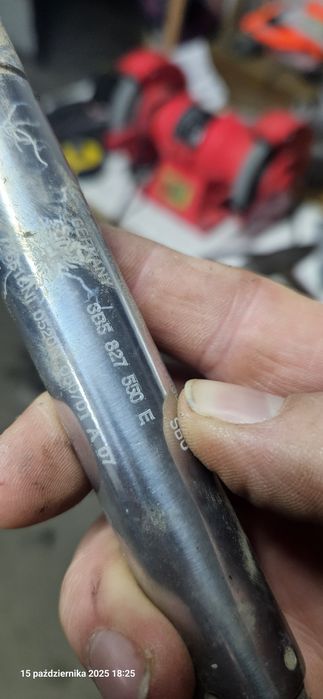 Siłowniki klapy tył vw bora sedan