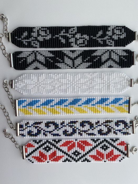 Браслети з чешського бісеру