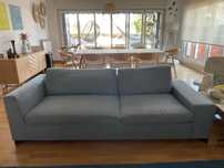 Sofa azul da Pátria interiores