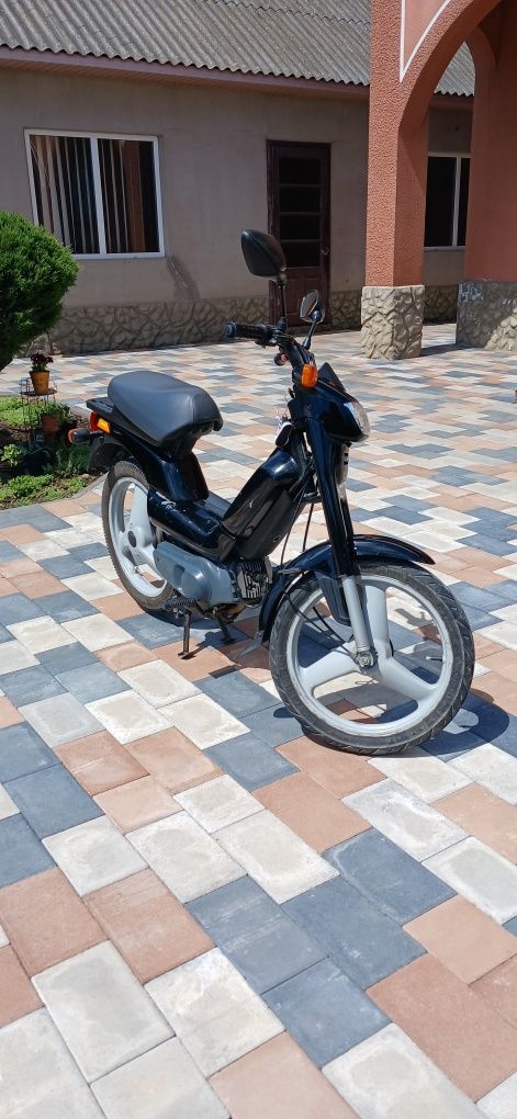 Мопед.  PEUGEOT MTG

Type: T057

Version: A

CM 49 cm³

NIV. SON