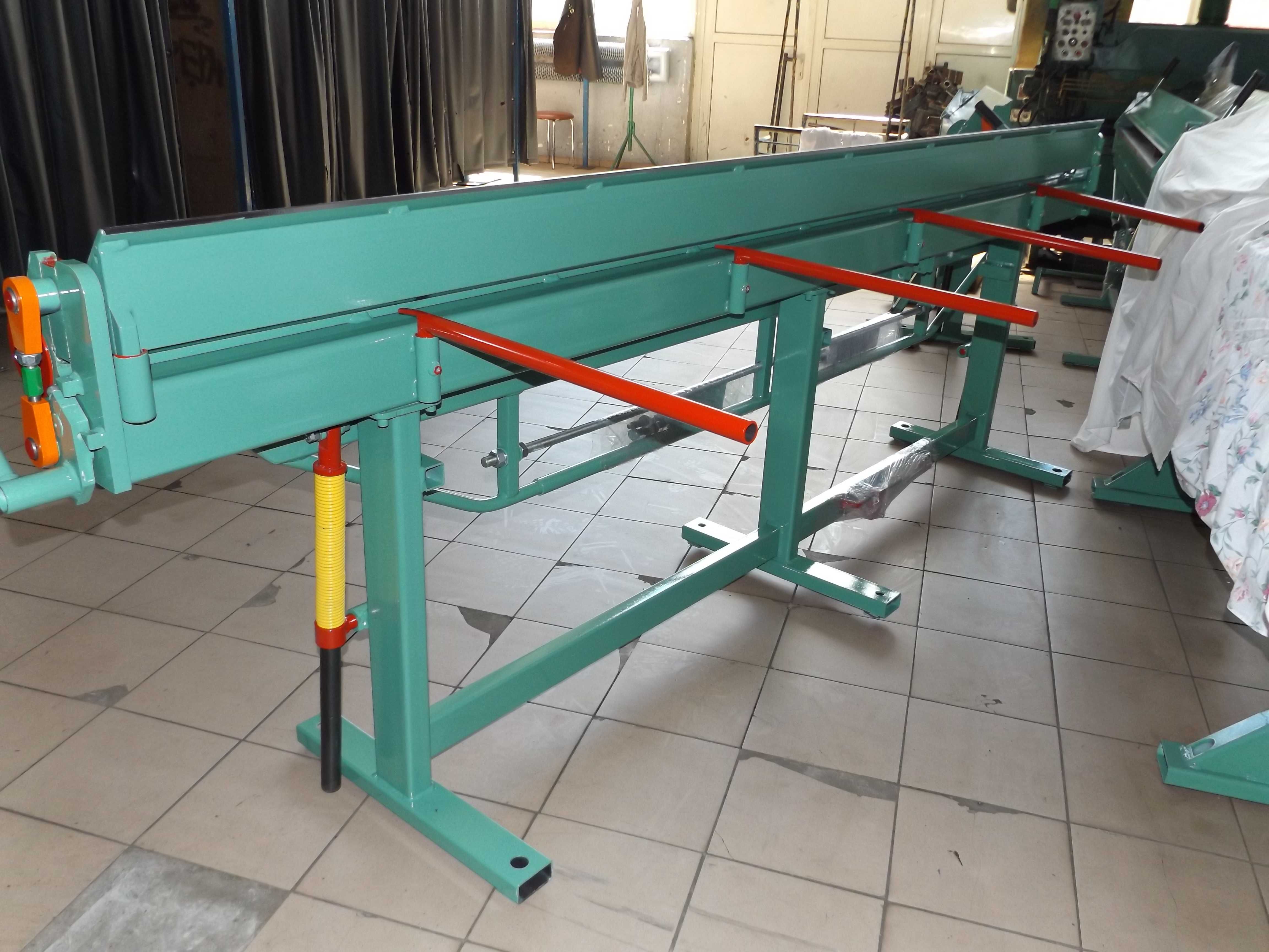 Zaginarka do blachy ZGR/C – 3000/0,6mm