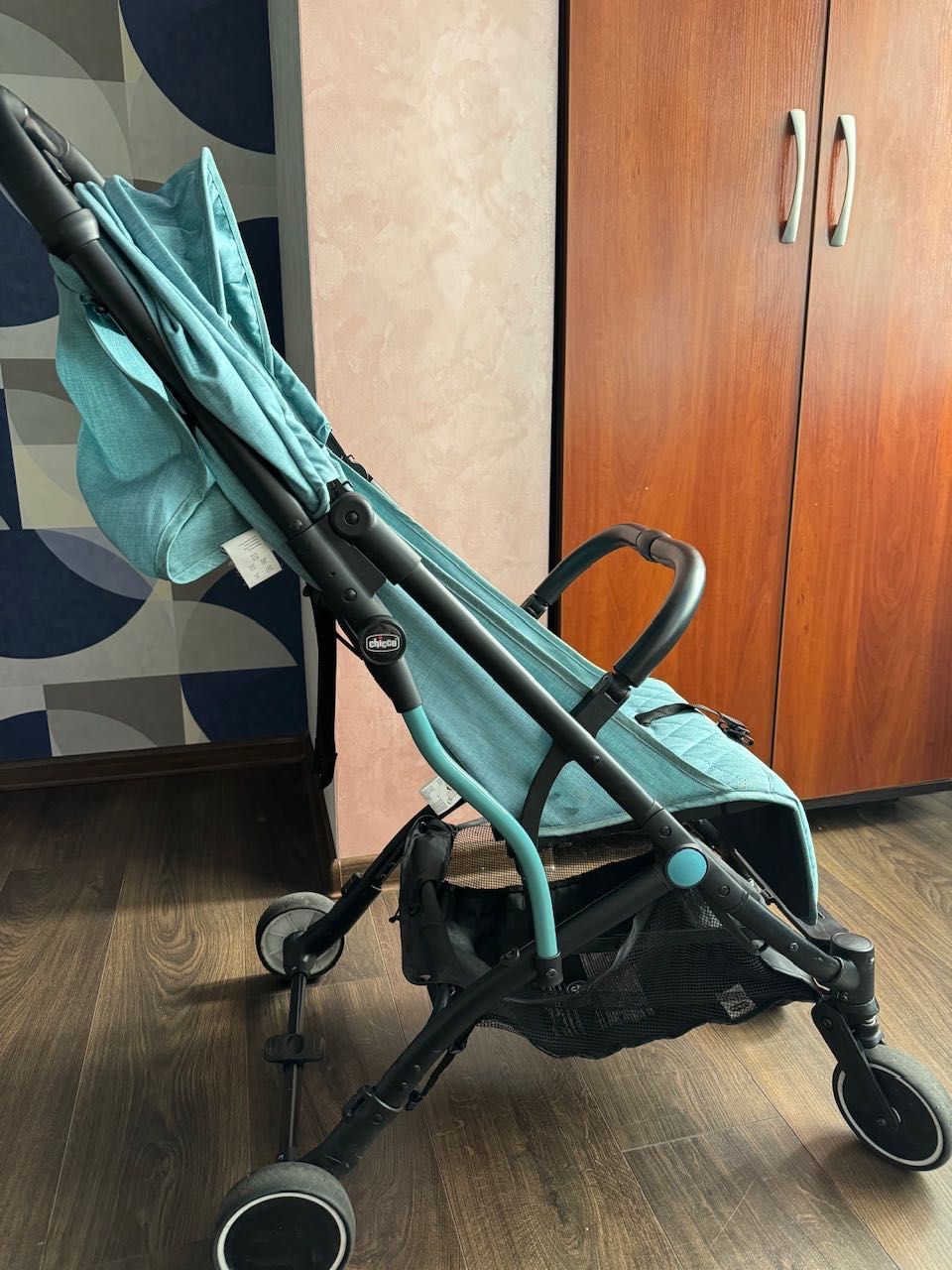 Продам коляску Chicco Trolley me