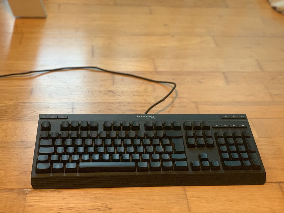 Teclado HyperX Alloy Core RGB