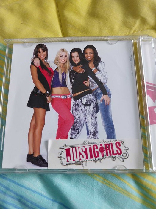 CD Just Girls, Play Me