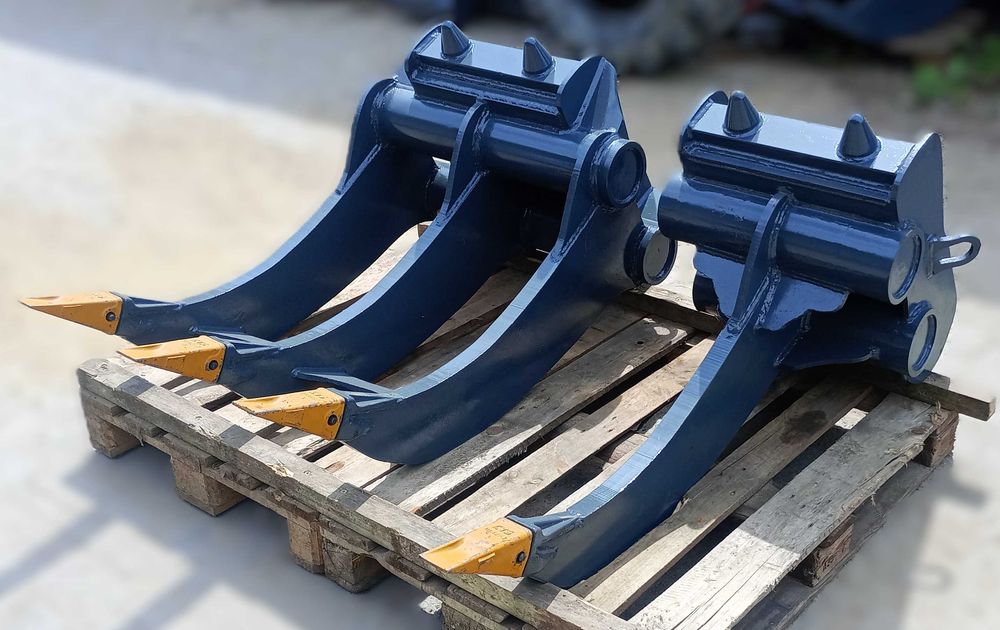 Zrywak 3-pazurowy -- do korzeni. MECALAC. CASE, VOLVO, TEREX