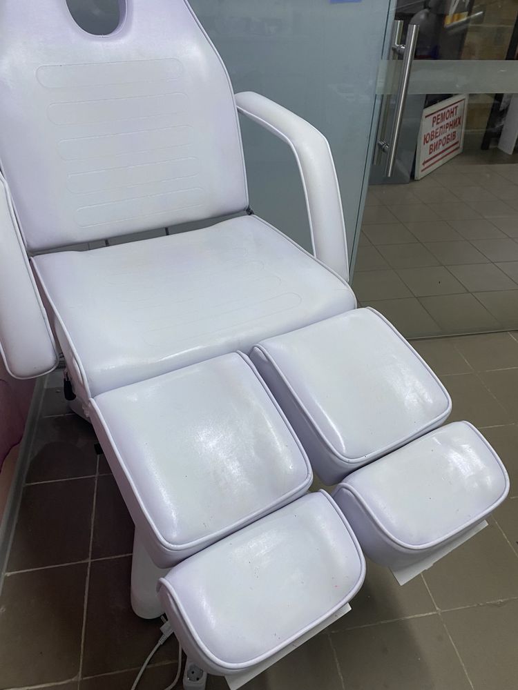 Педикюрное кресло-кушетка модель DM-234D