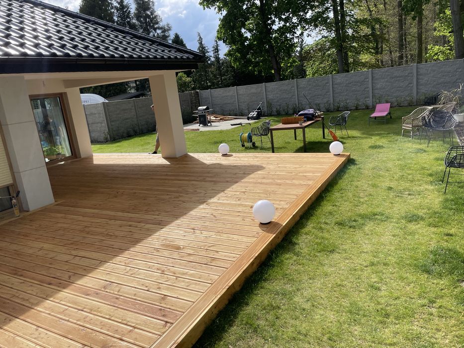 Tarasy drewniane modrzew