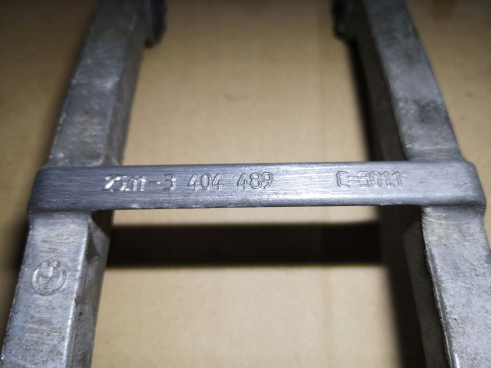 BMW E83 X3 M47N 2,0d wybierak lewarek biegów