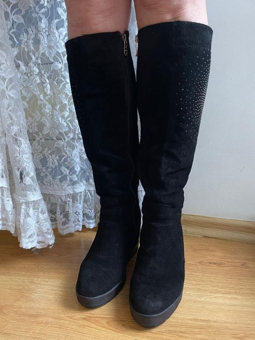 Сапоги  женские  ботфорты