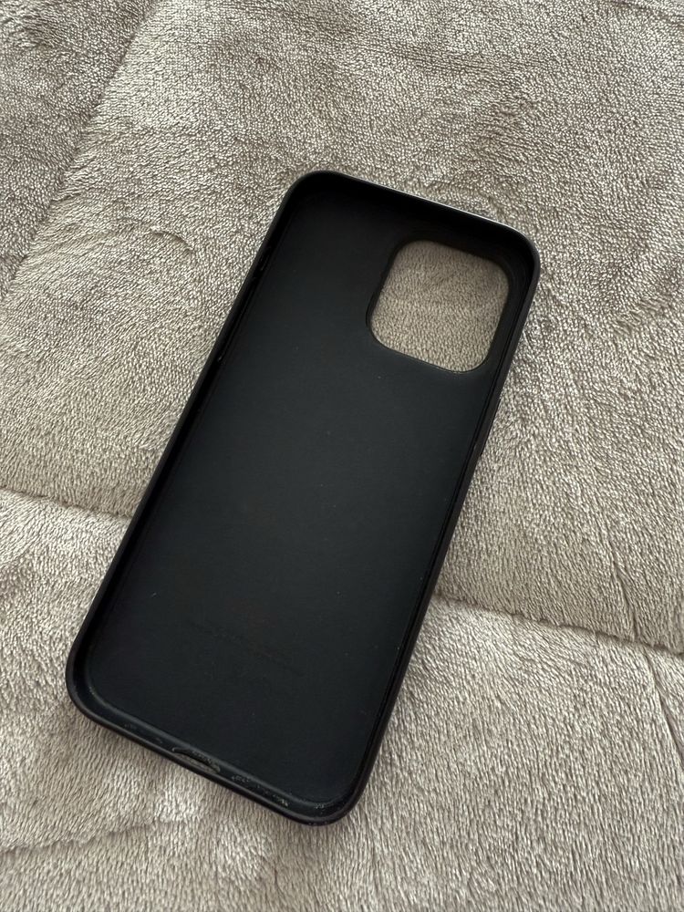 Capa Apple iPhone 15 Pro Max preta Finewoven