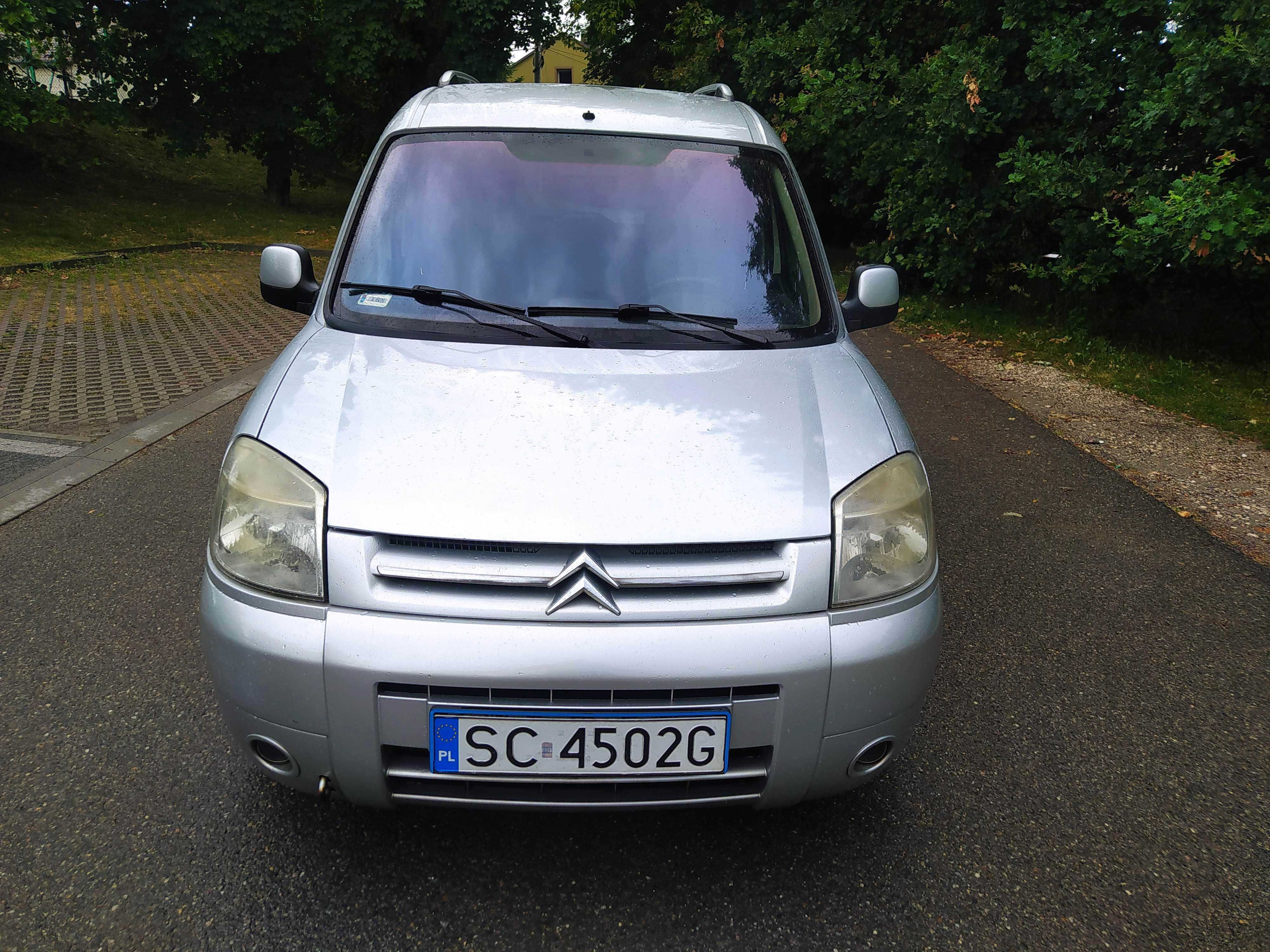 2007 rok. 1.6 hdi. SPRAWNA KLIMATYZACJA. 4 drzwi. RELINGI dachowe