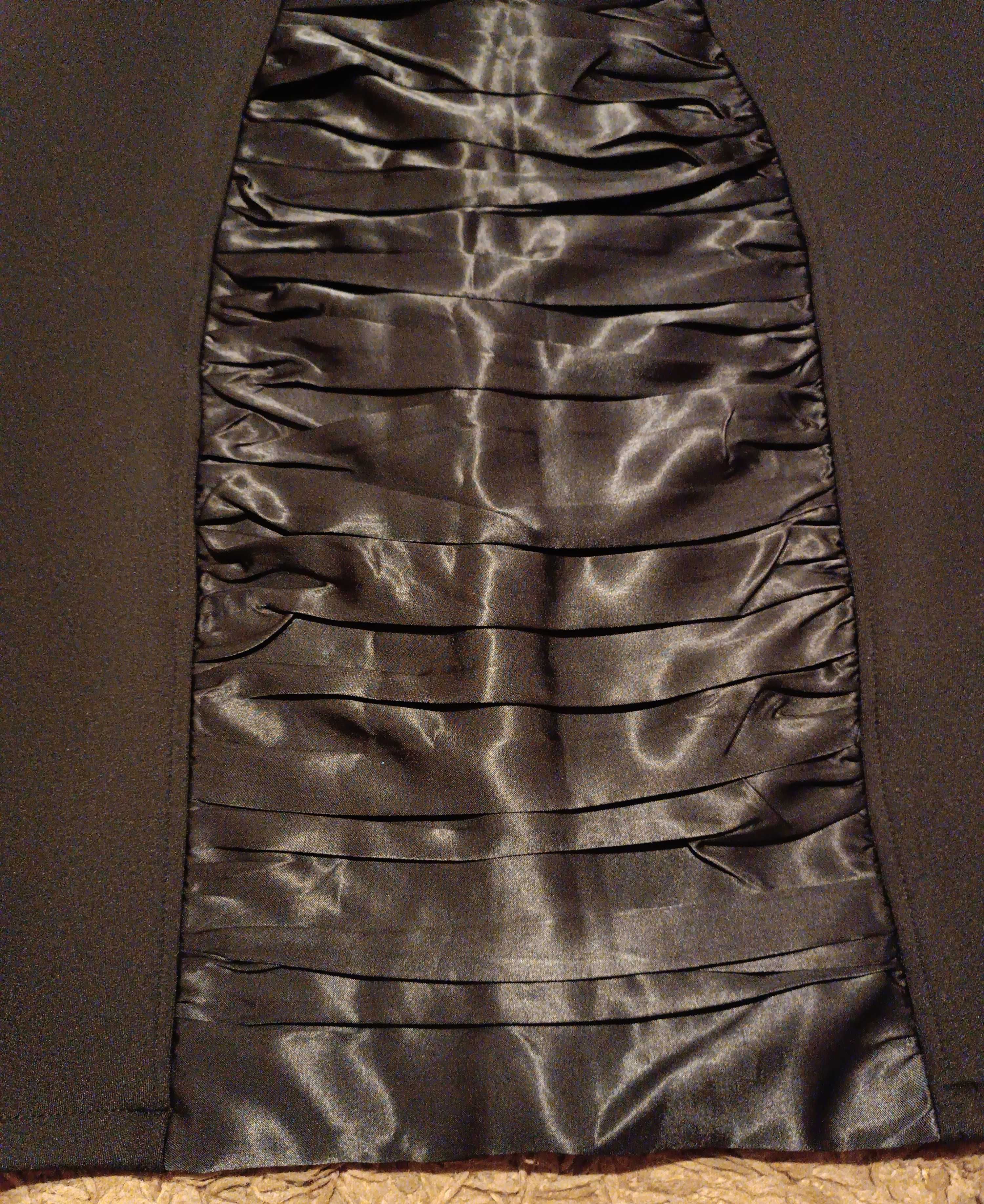 Czarna spódnica z fantazyjnym przodem SIGMA 42