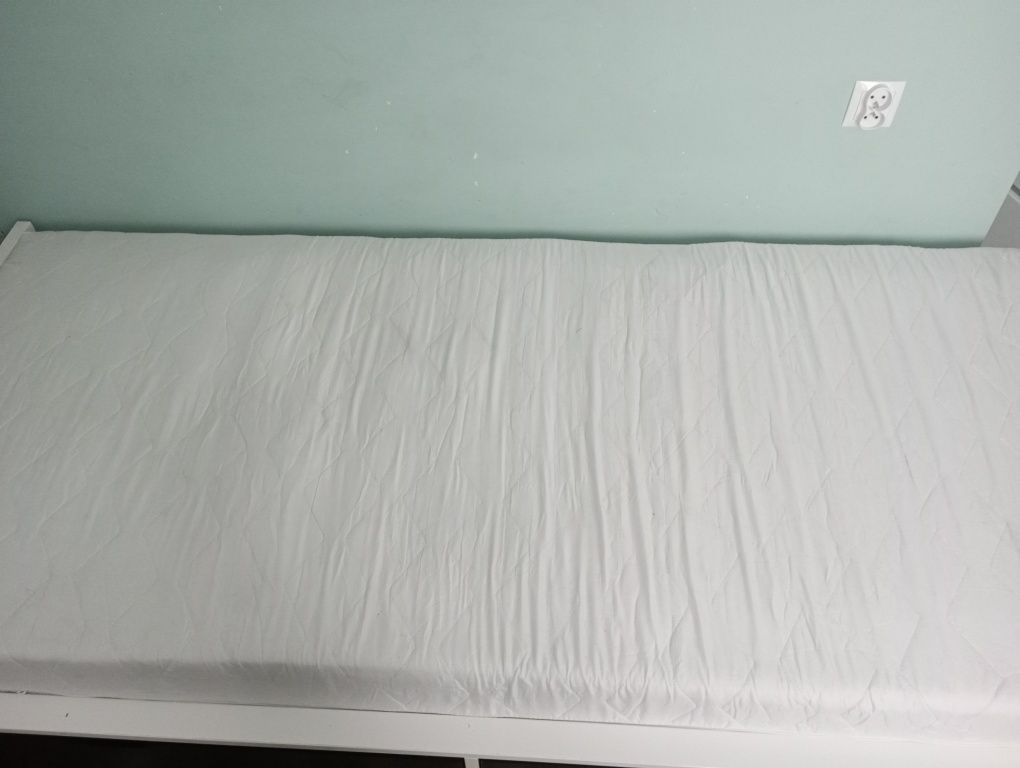 Rama łóżko  pojedyncze Ikea