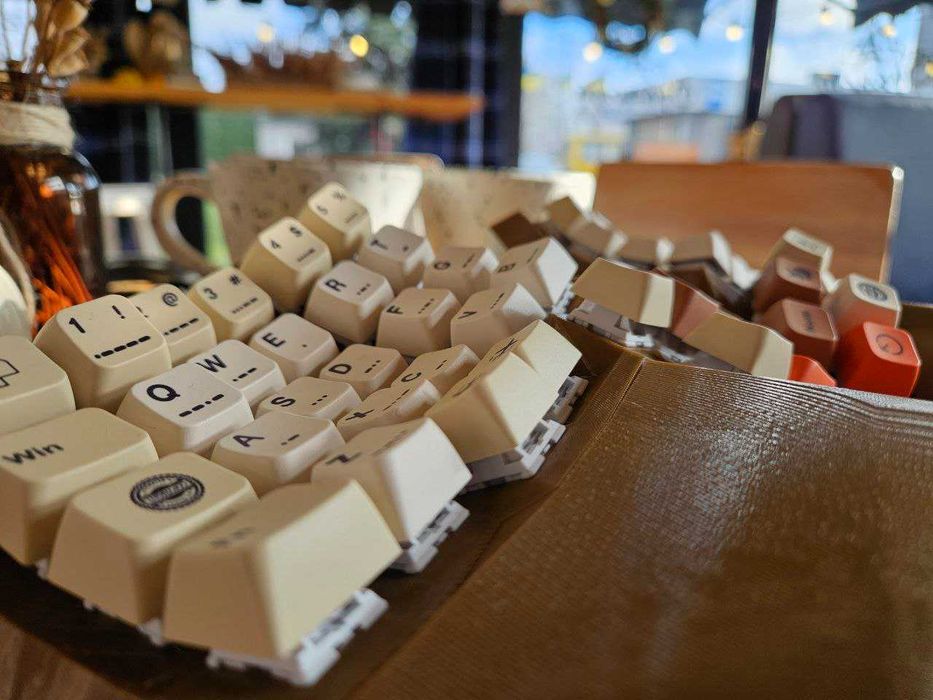 Спліт клавіатура Dactyl Manuform_hotswap, Vial