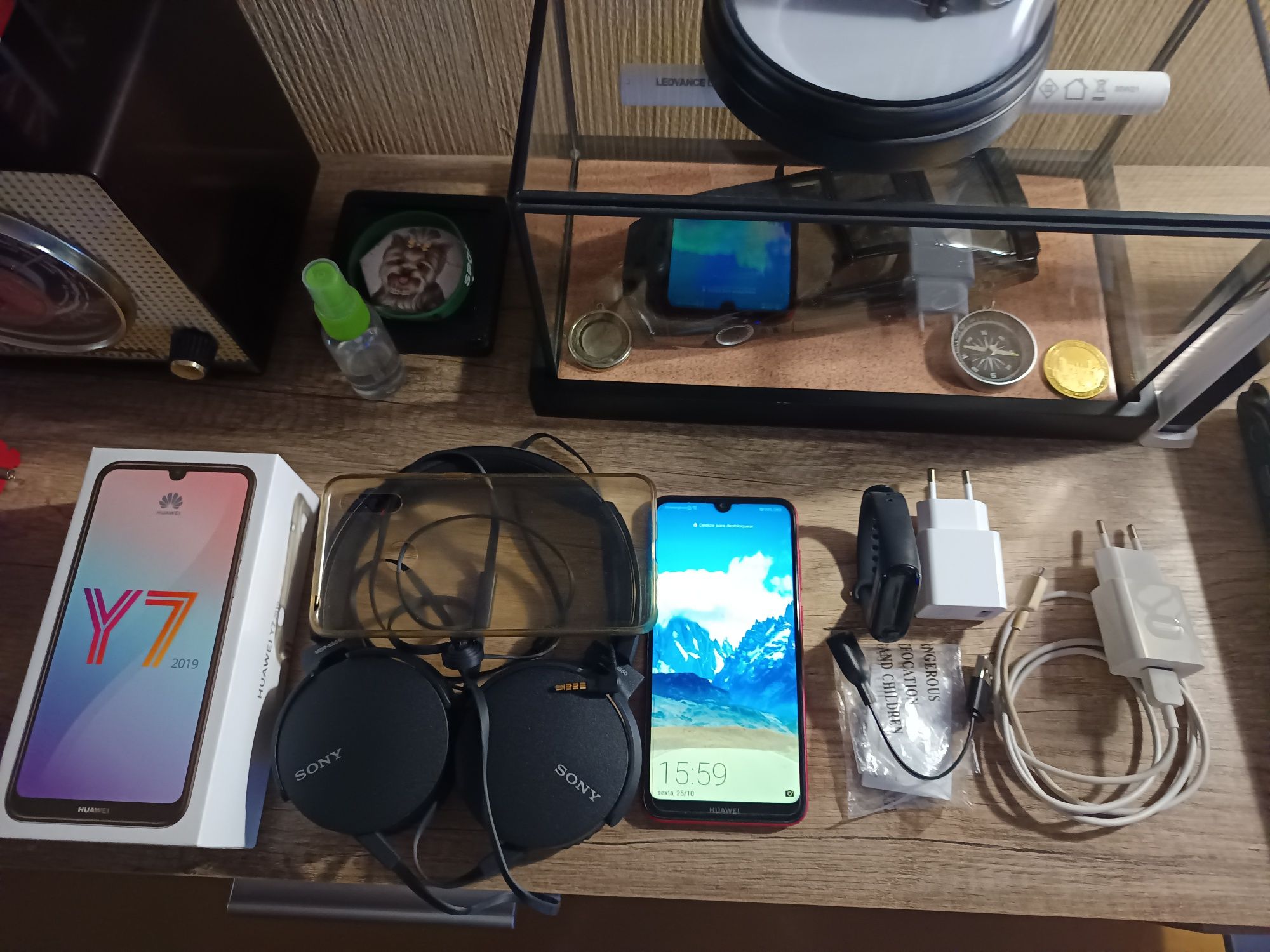 Vendo telemóvel huawei y7 2019 vai com relógio eletrónico marca é mi