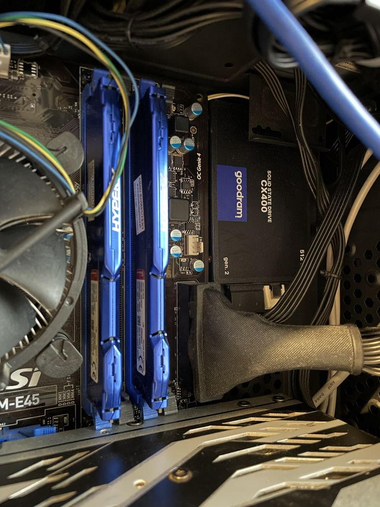 Komputer Stacjonarny do gier Intel/Sapphire/hyperX