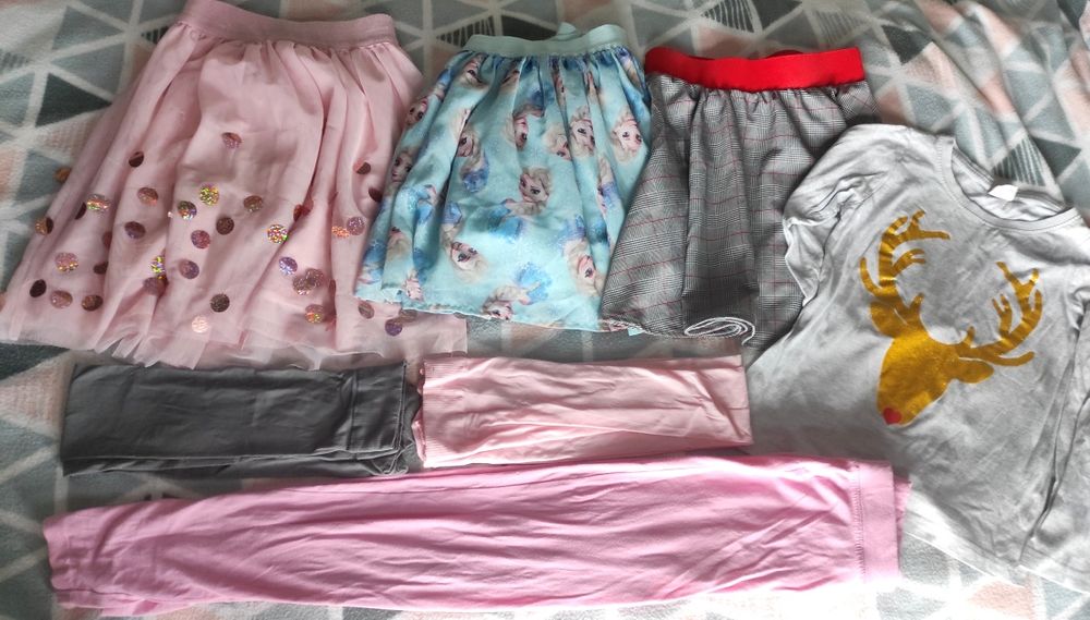 Paka ubrań r.122/128