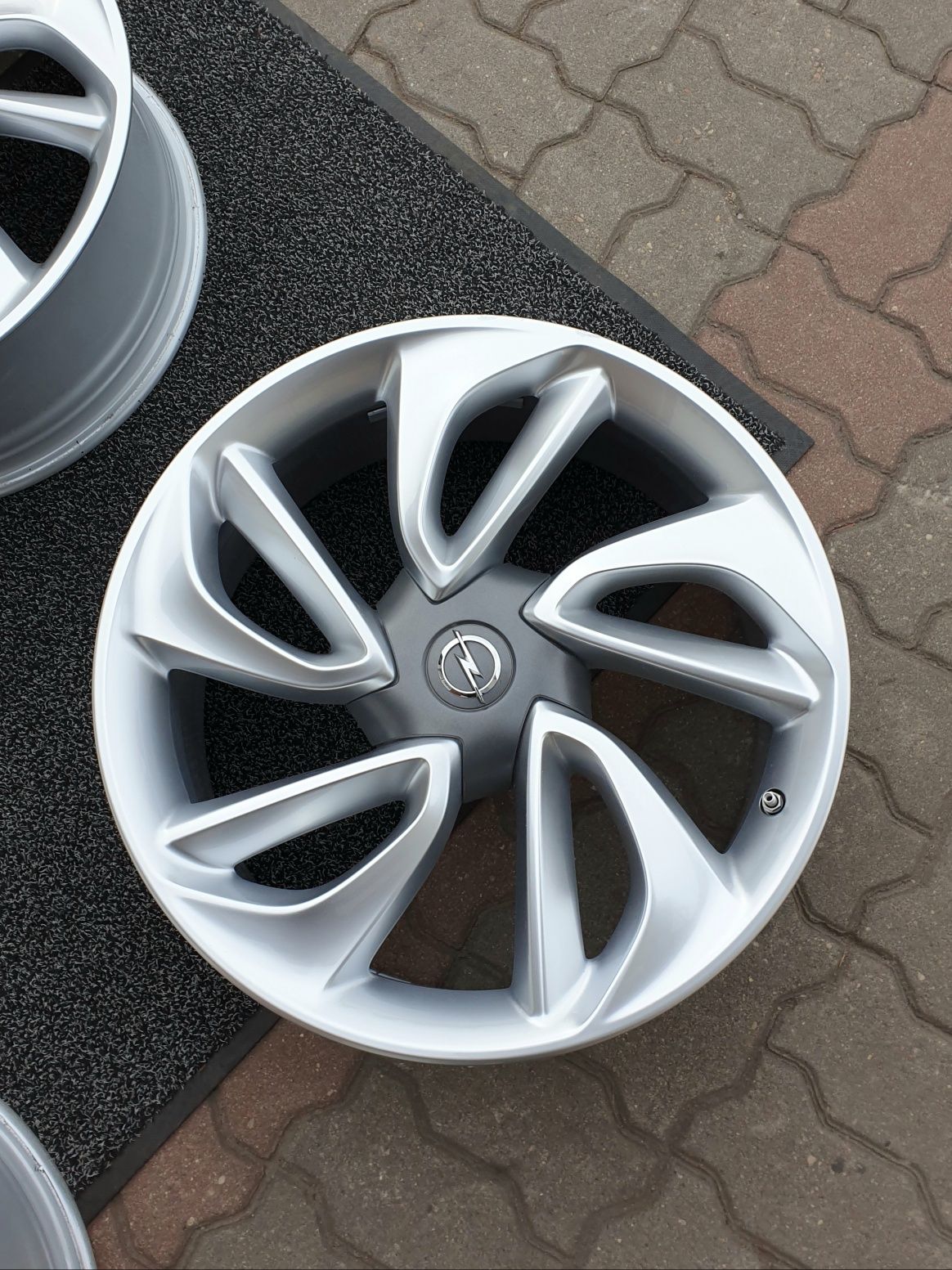 Felgi Alu z czujnikami 19" Opel Insignia II Zafira C Astra J 5x115 Org