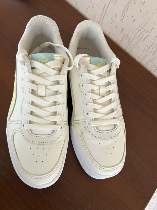 Кросівки PUMA 38,5  розмір