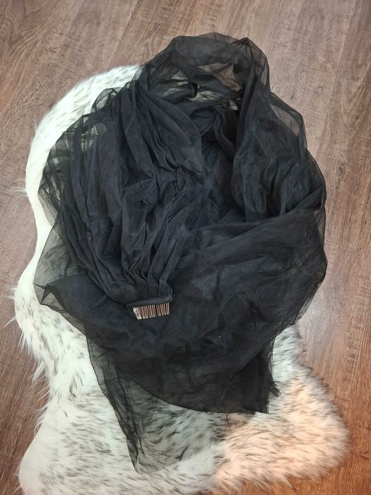 Długi czarny welon (631)