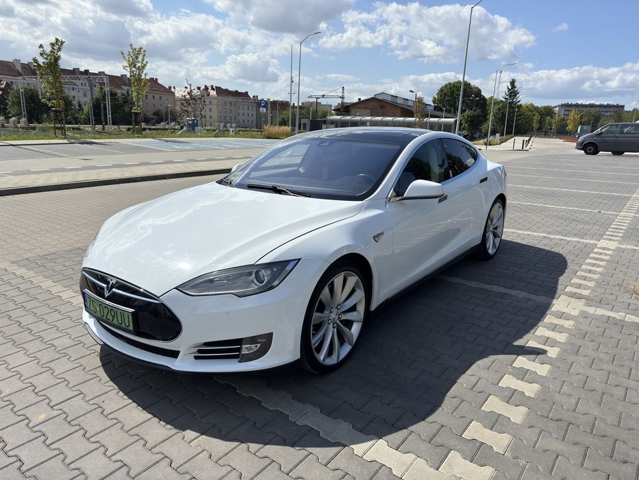 TESLA MODEL S85 Darmowe Ładowanie MCU2 CCS SC01 TMS Autopilot