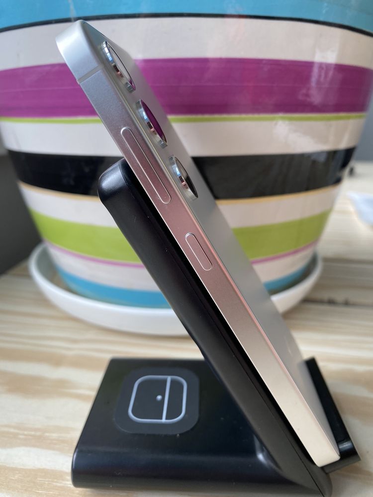 Samsung S24 8/128 gb