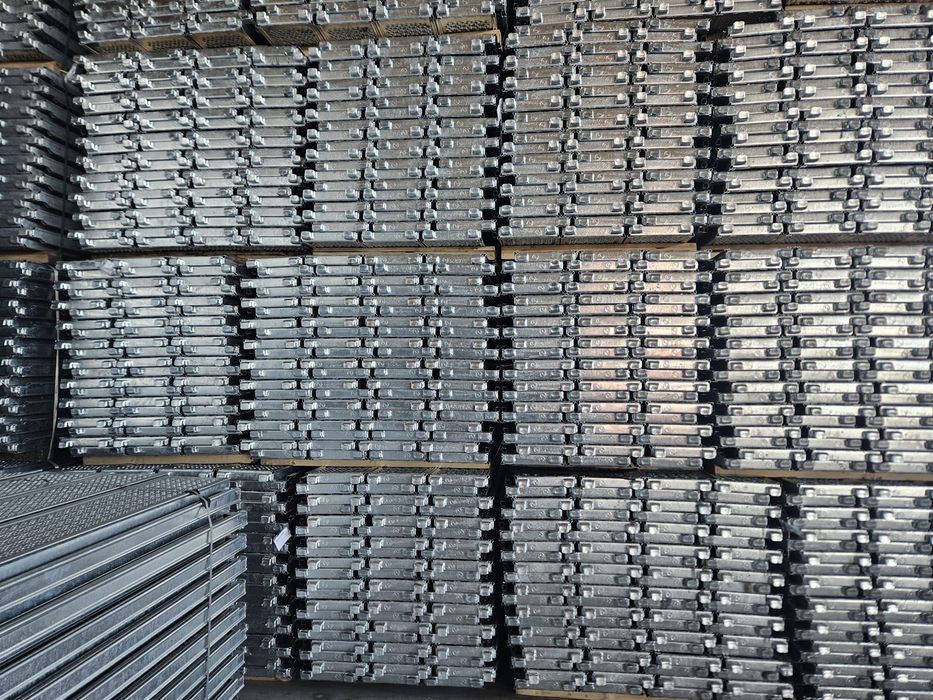 Rusztowanie modułowe klinowe 200 m2 30,70 długość x 6,4 wysok robocza