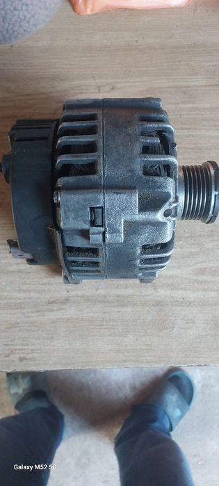 Продам генератор Valeo подходит на рено лагуну