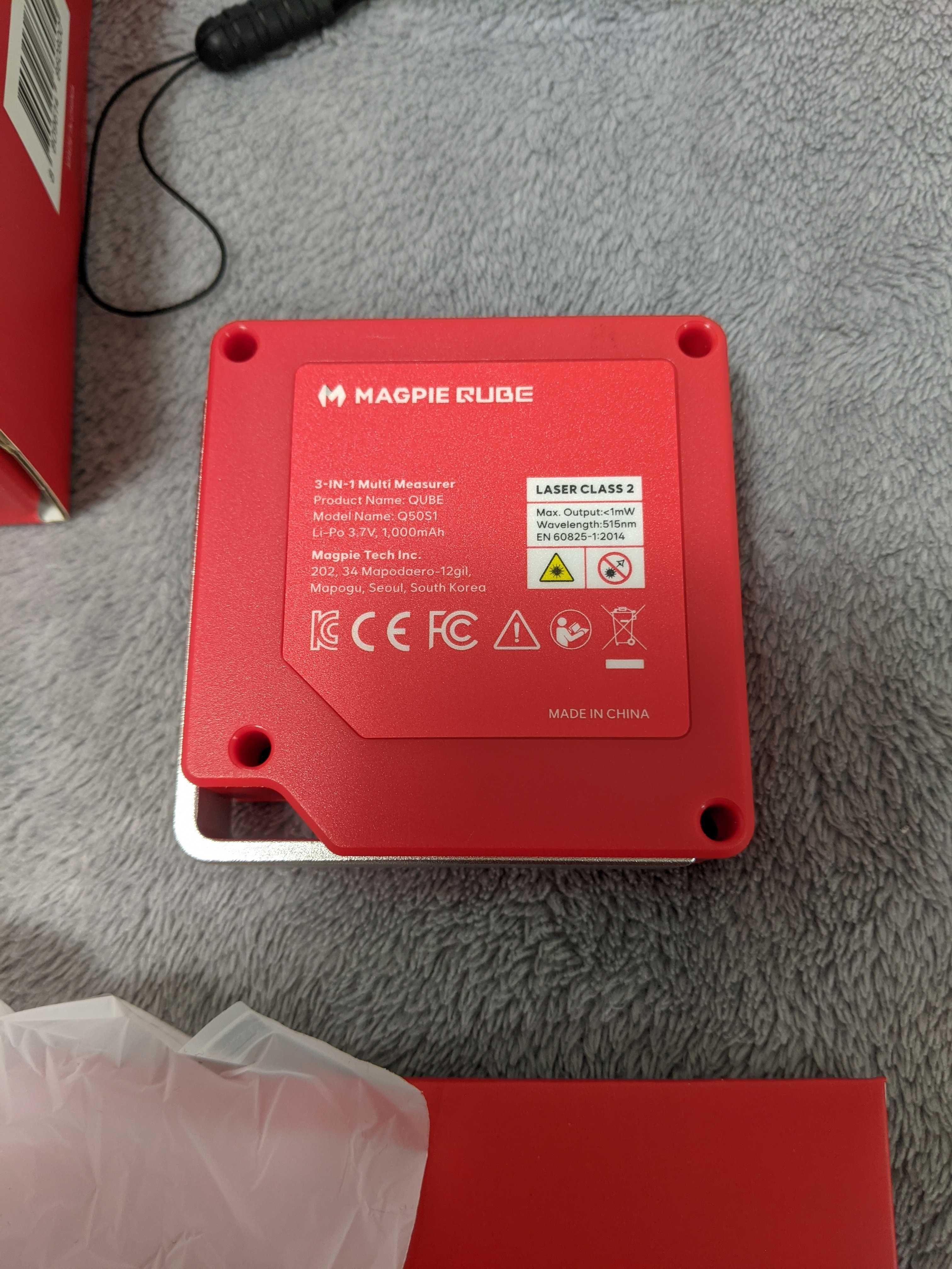 QUBE: 3-in-1 Digital Angle, Level, Distance Meter
