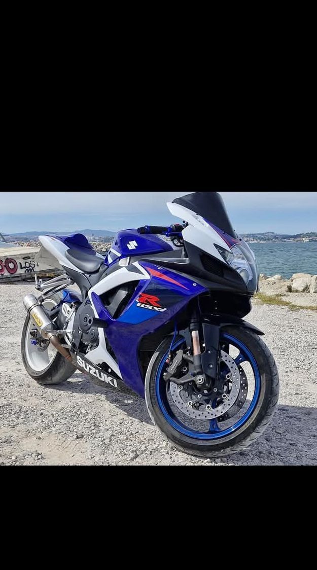 GSXR 750 como nova