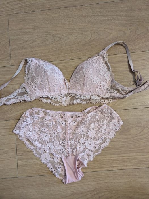 Komplet koronkowej bielizny H&M