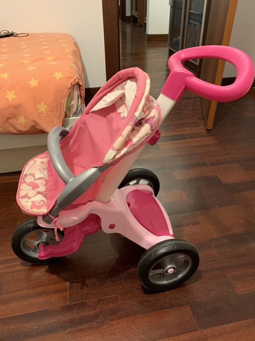 Carrinho nenuco em plástico