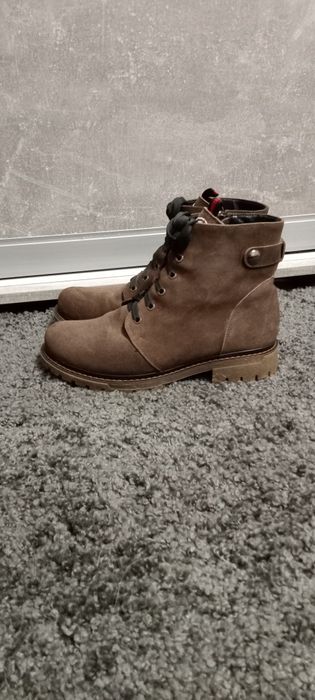 Жіночі шкіряні ботинки, стан нові, 39 р.  зима