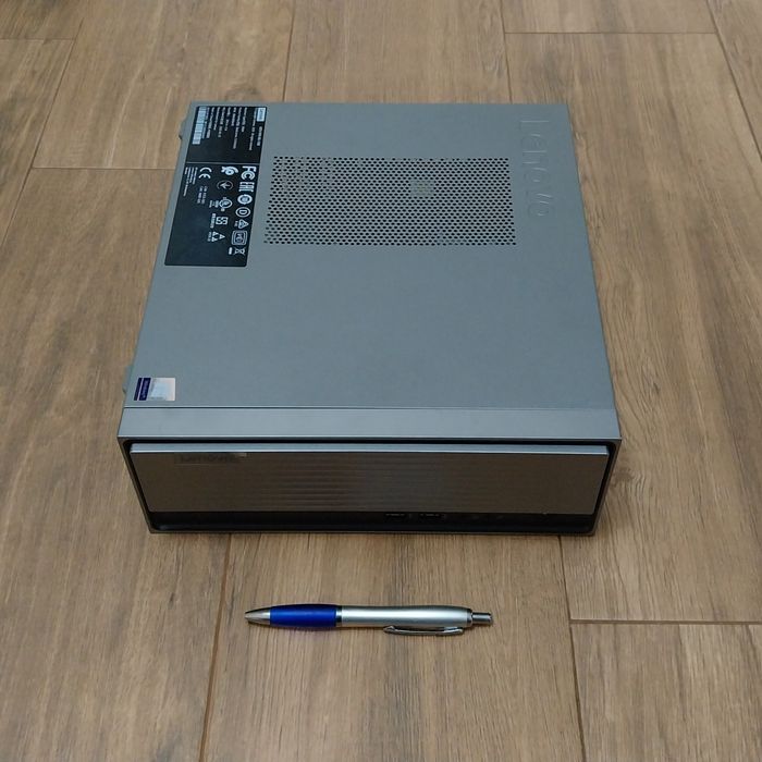 Mini torre Lenovo AMD Athlon Silver 3020e, 8 Gb DDR4, 256 Gb M.2