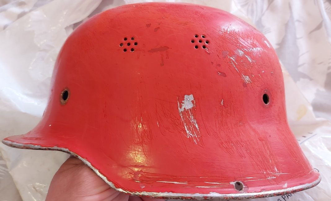 PROMOÇÃO--Stahlhelm Capacete Alemão/ bela base restauro /ORIGINAL ALEM