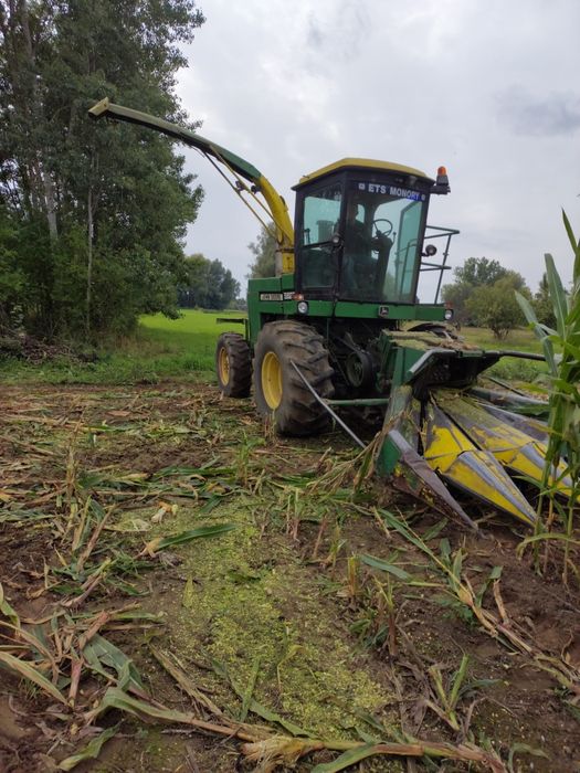 Sprzedam sieczkarnie John Deere 5820