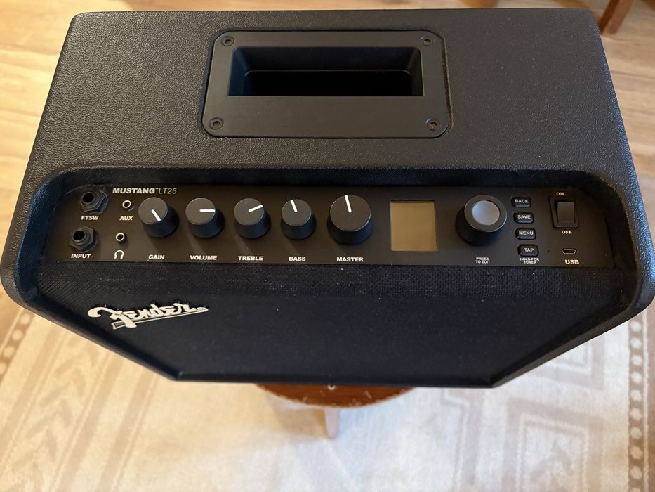 Fender mustang lt 25w 1x8”
