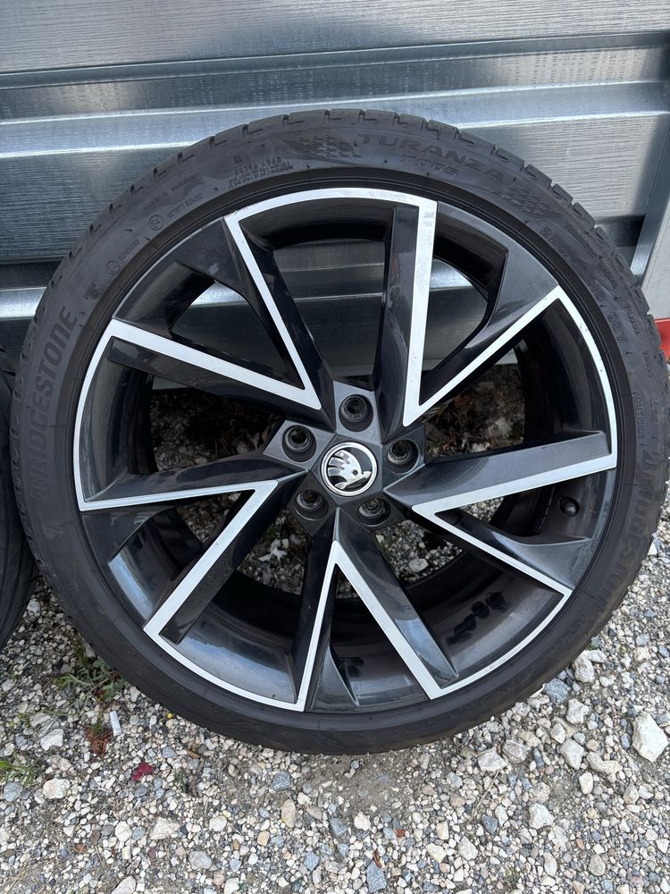 Koła lato VEGA skoda superb karoq octavia 19” 8” ET45 225/40/19