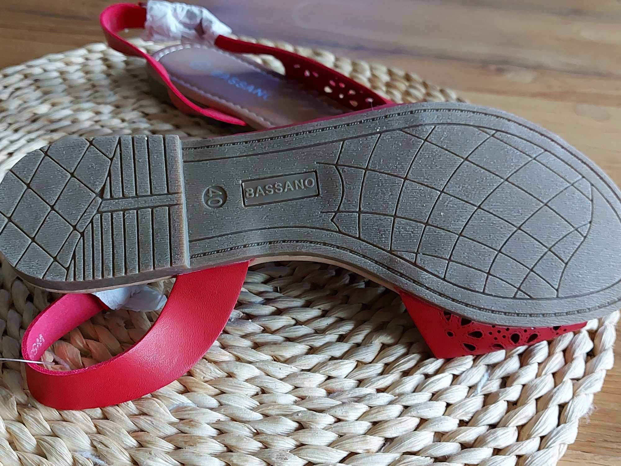 Sandałki czerwone - nowe z metką 40