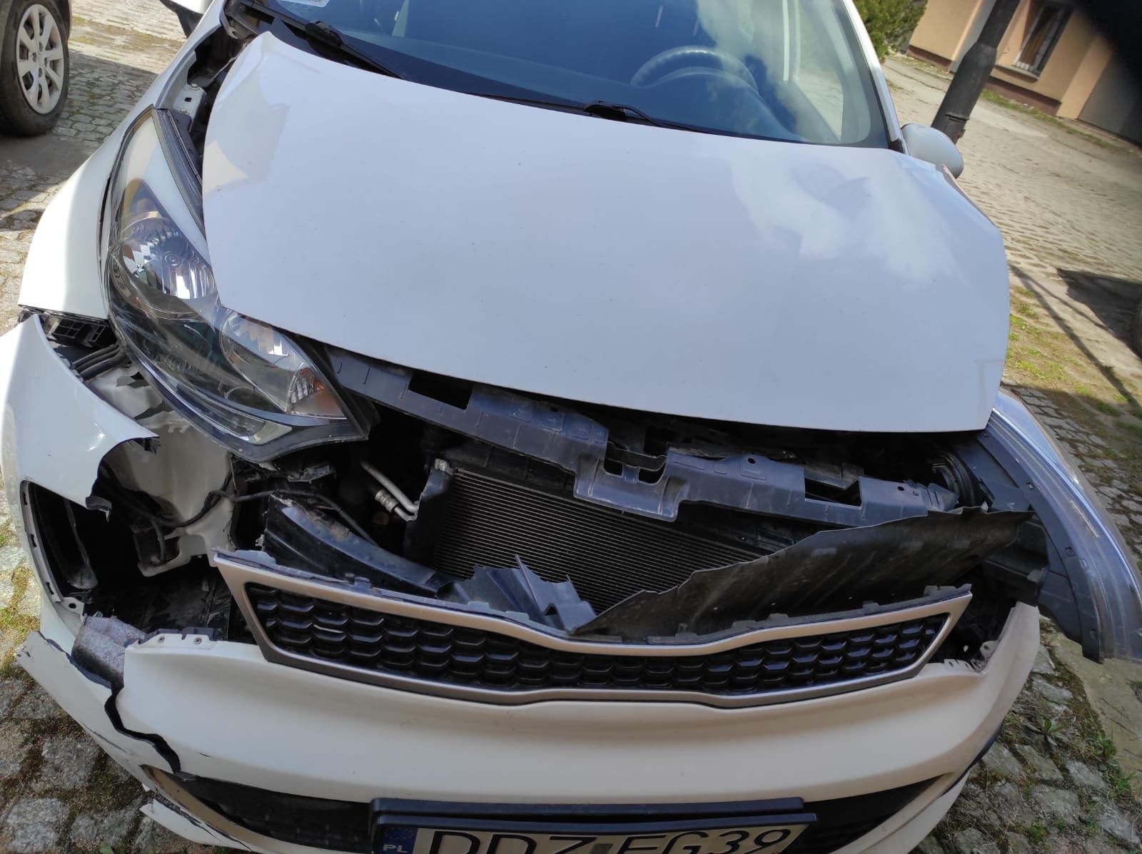 KIA RIO 1,2 benzyna [uszkodzony]