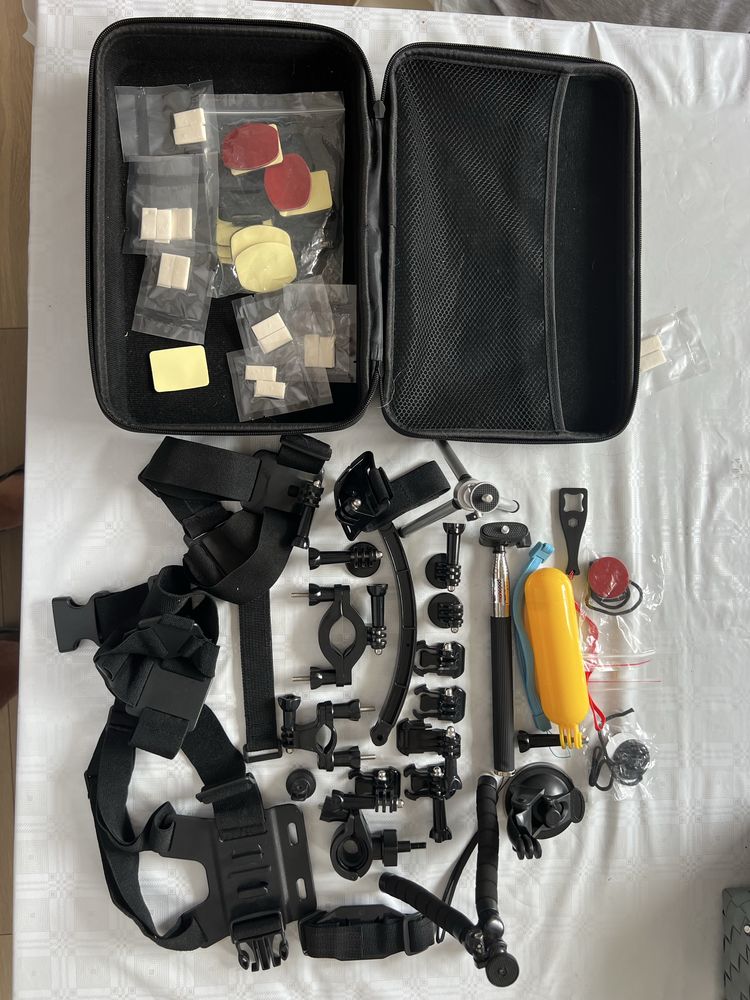 Kamera GoPro Black 7 akcesoria.