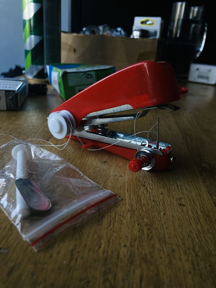 Ручная мини швейная машинка для шитья