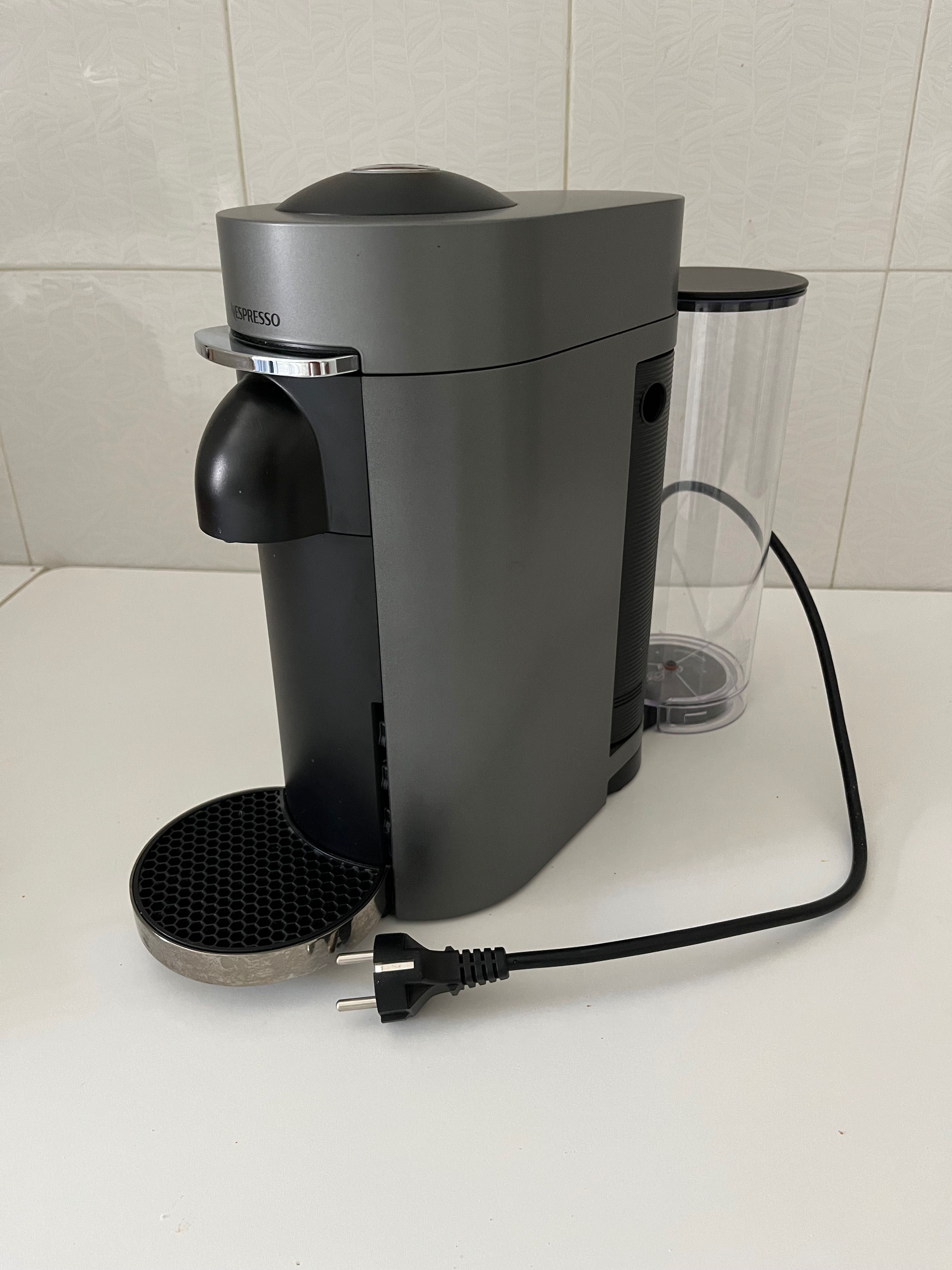 Máquina de Café Nespresso VertuoPlus