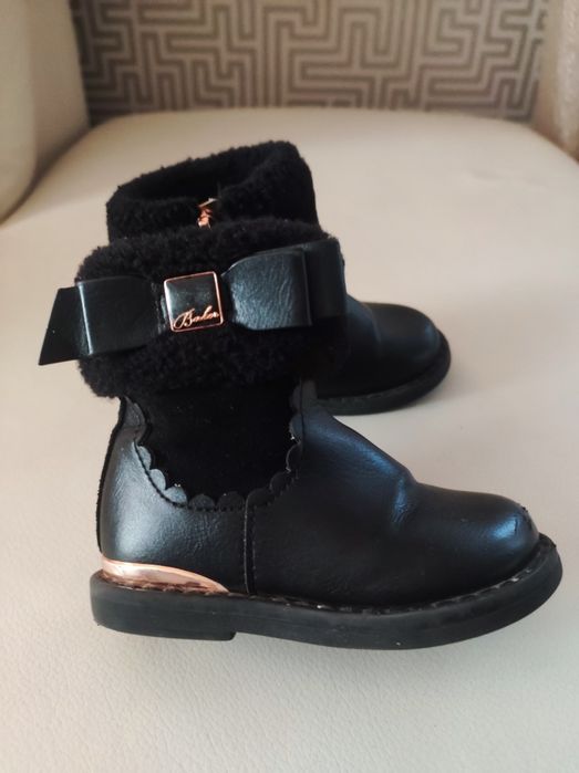 Черевички на дівчинку