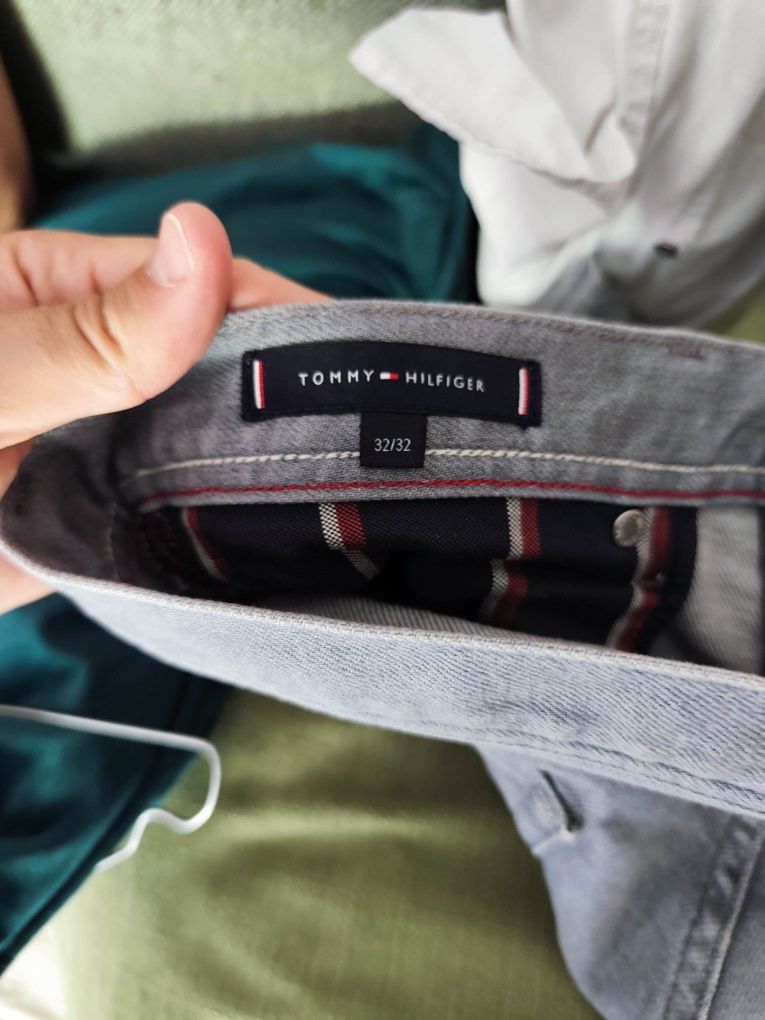 Nowe Tommy Hilfiger 32/32 faktura , gwarancja jeszcze rok