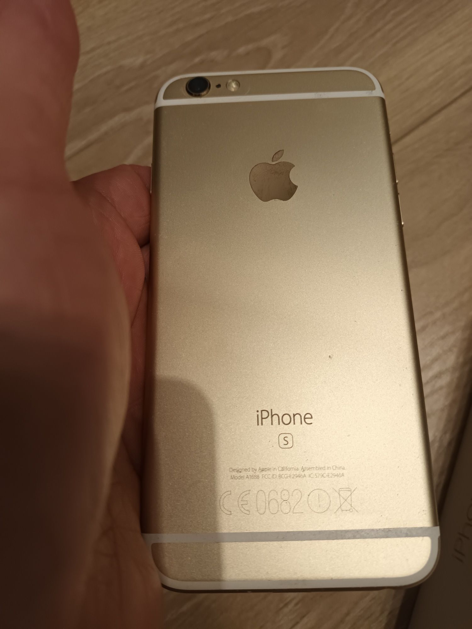 Iphone 6s, Gold 64GB, Uszkodzony