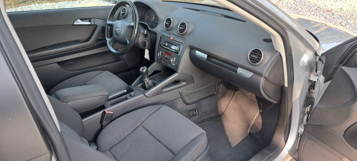 Audi A3 1.6 Mpi 102km 2003rok w całości lub na części